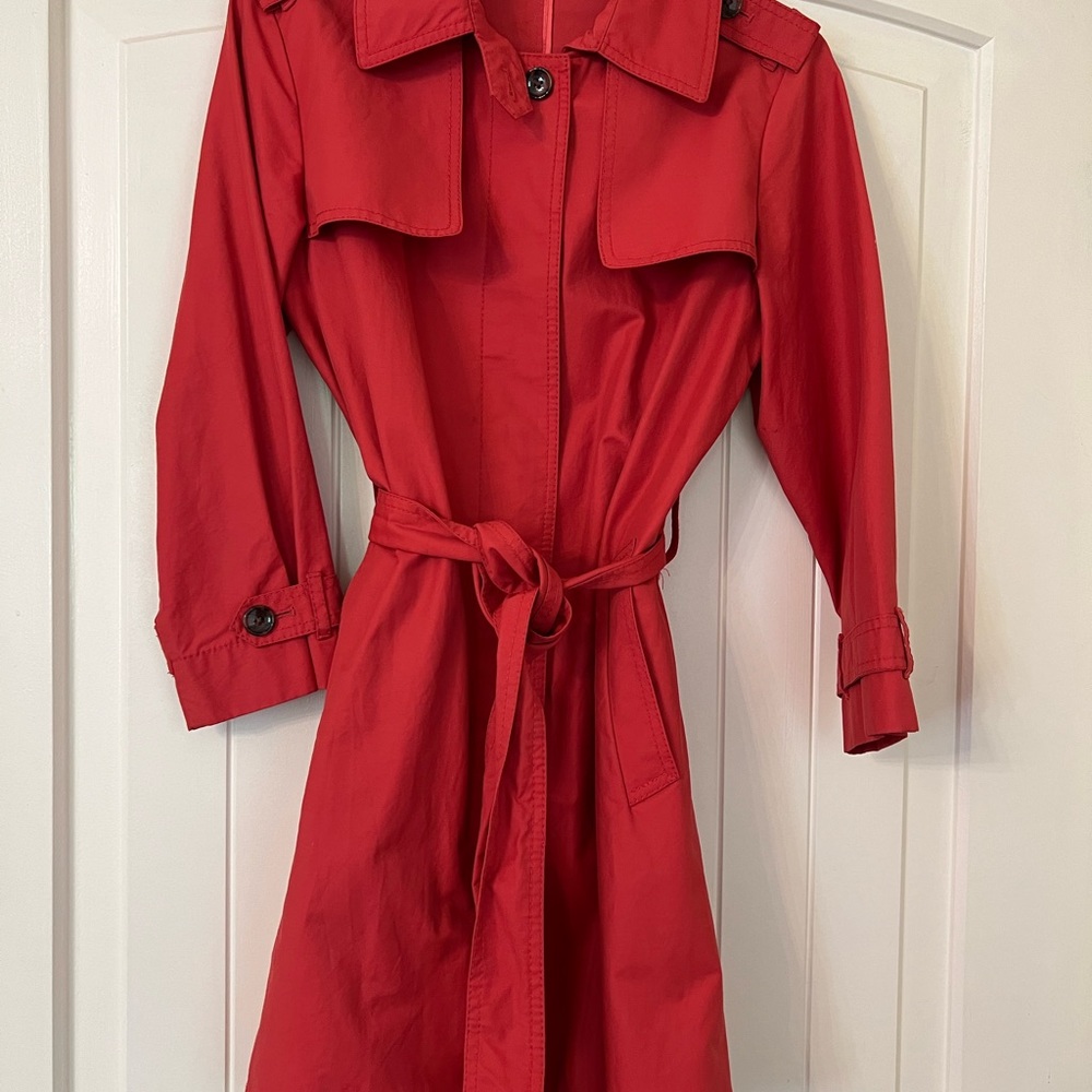Red Gap trenchcoat size medium